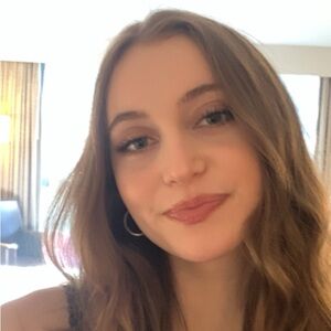 Meet your Posher, Chloe